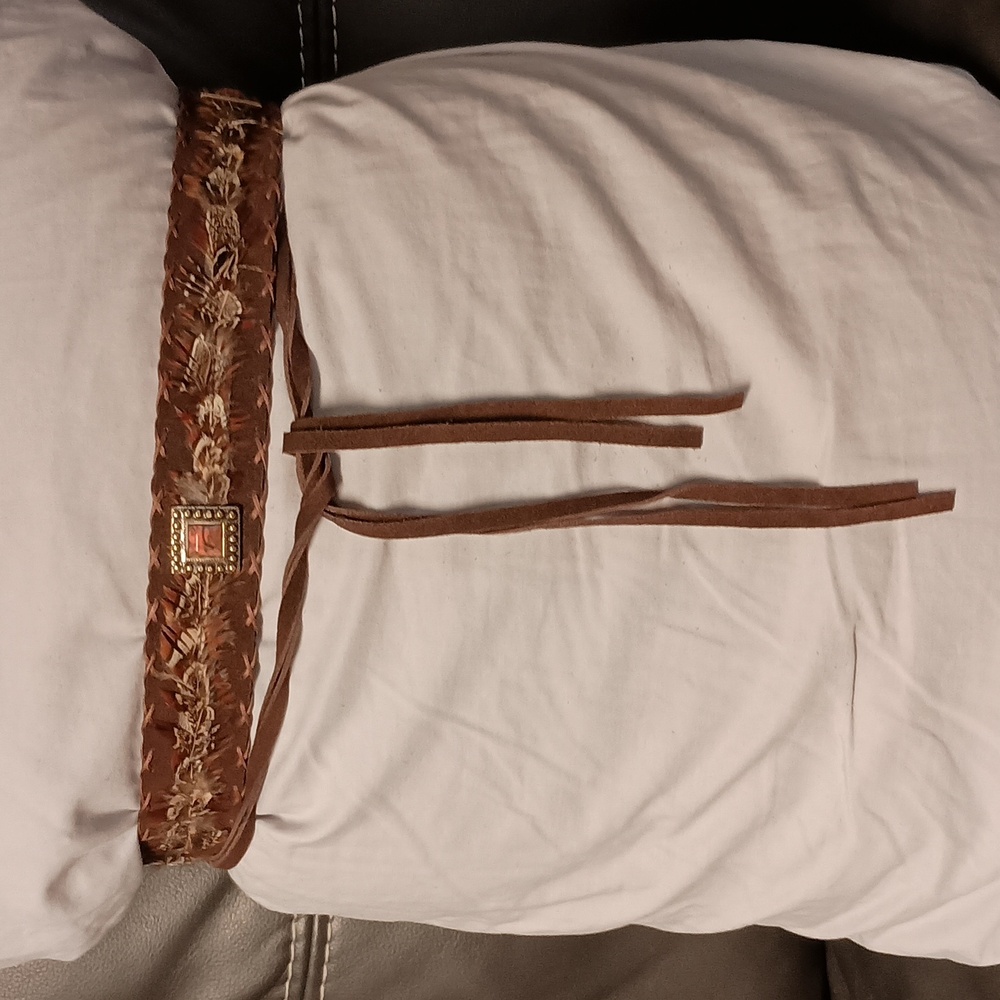 Express brown tie belt leather and feathers Size Large Marbled peach studs Rare - Picture 8 of 9